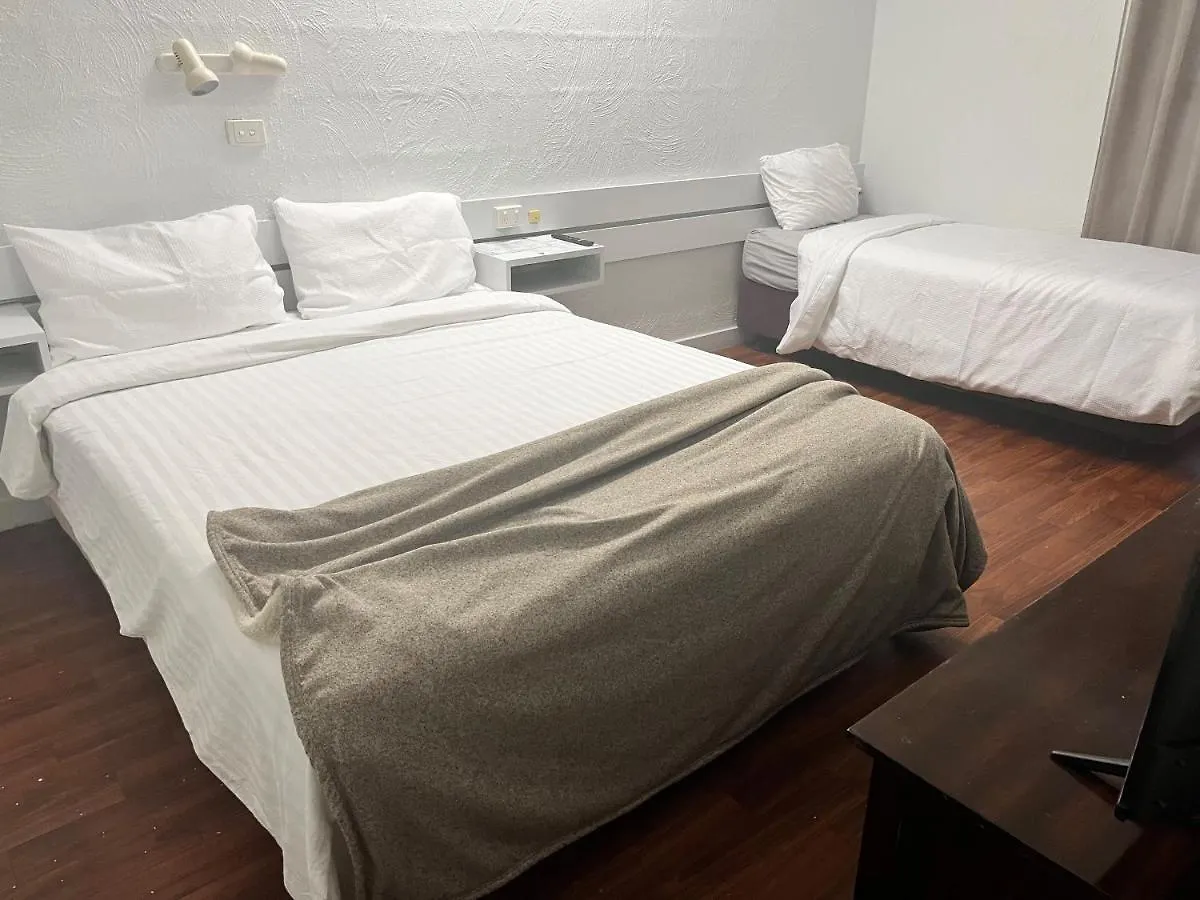 Bungalow Hotel Cairns